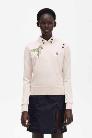 Fred Perry Embroidered Jumper Apricot | FP70585