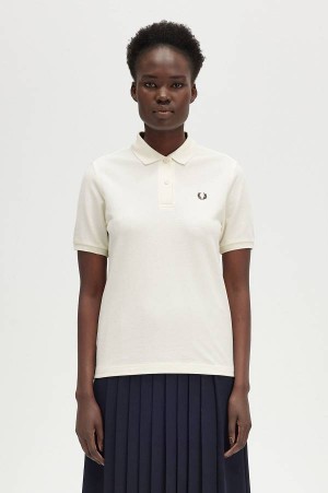 Fred Perry G6000 Ecru/Carrington Brick | FP70519