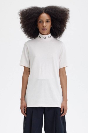 Fred Perry Laurel Wreath High Neck T-Shirt Silky Peach | FP70565