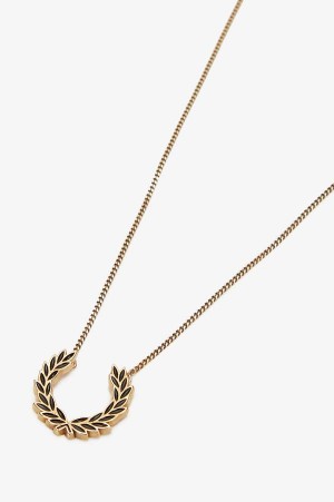Fred Perry Laurel Wreath Necklace Gold | FP70477