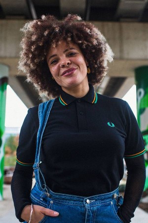 Fred Perry M12 Black/Nottingham Gold/Forest Green | FP69862