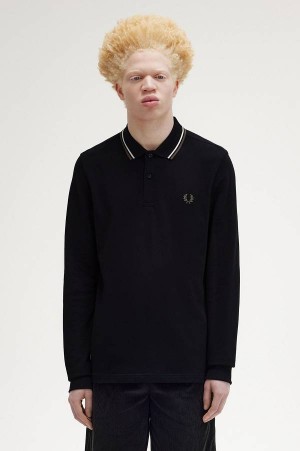 Fred Perry M3636 Black/Ecru/Laurel Wreath Green | FP70016