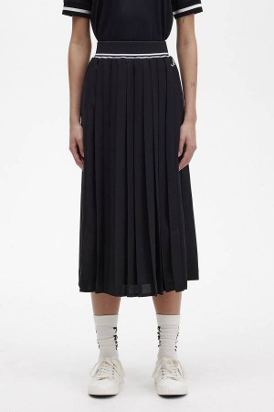 Fred Perry Tipped Pleated Skirt Black | FP70599
