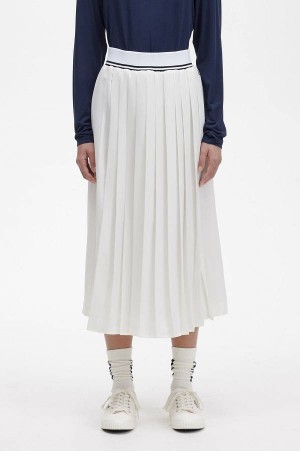 Fred Perry Tipped Pleated Skirt Snow White | FP70600